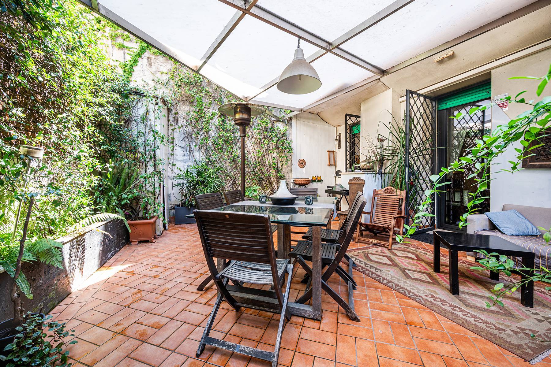 Elegant residence with garden in the Parioli neighborhood 