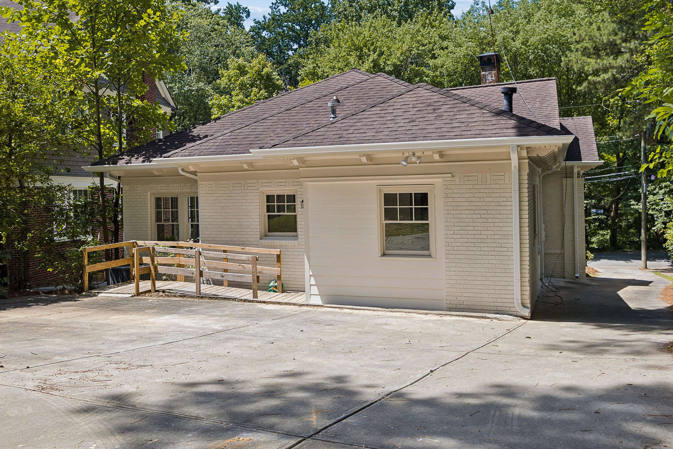  Charming 1930 Craftsman Bungalow in an Unbeatable Virginia Highland Location - 物件實景