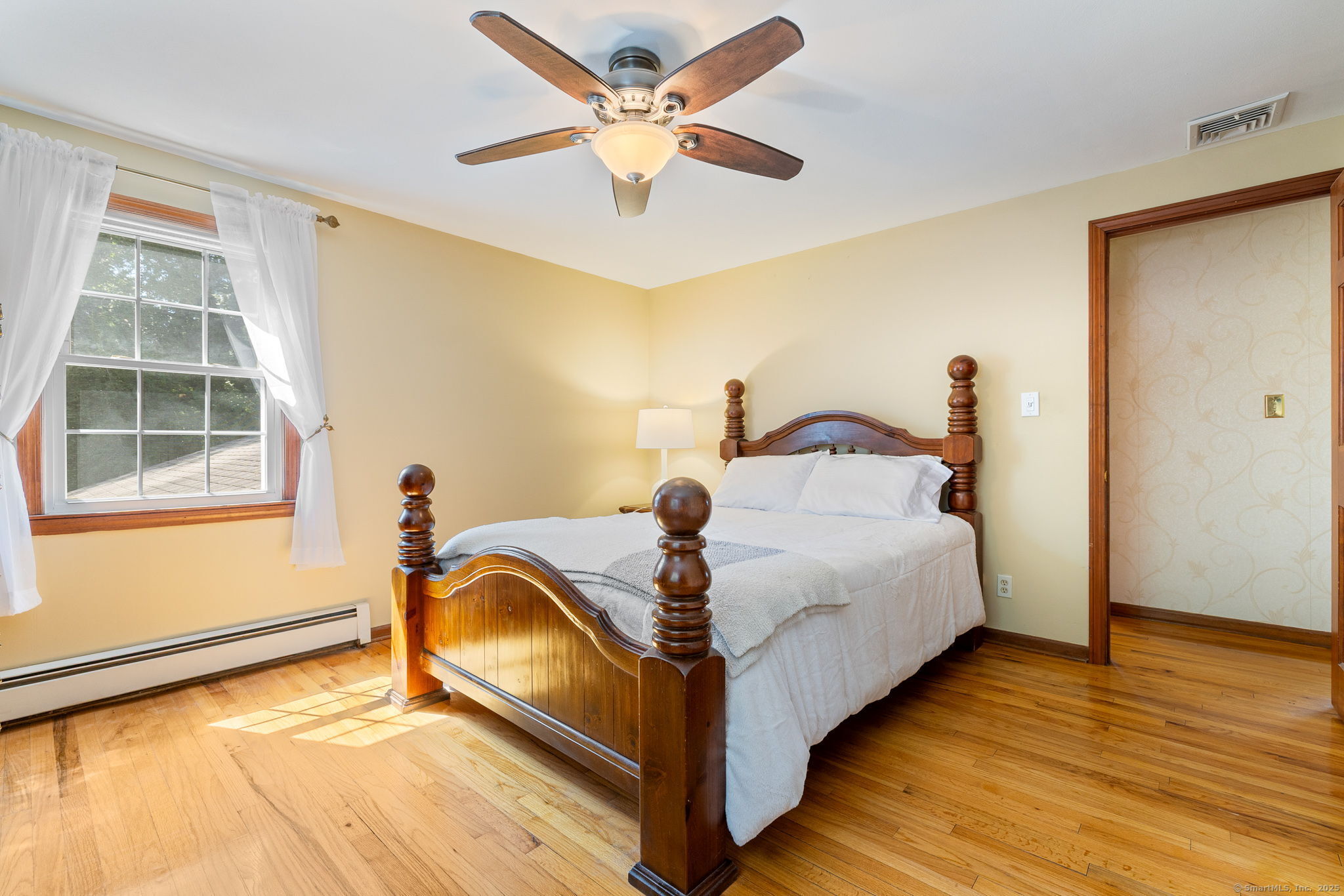 North Haven, Connecticut, 06473, United States, 5 Bedrooms Bedrooms, ,3 BathroomsBathrooms,Residential,For Sale,1956553