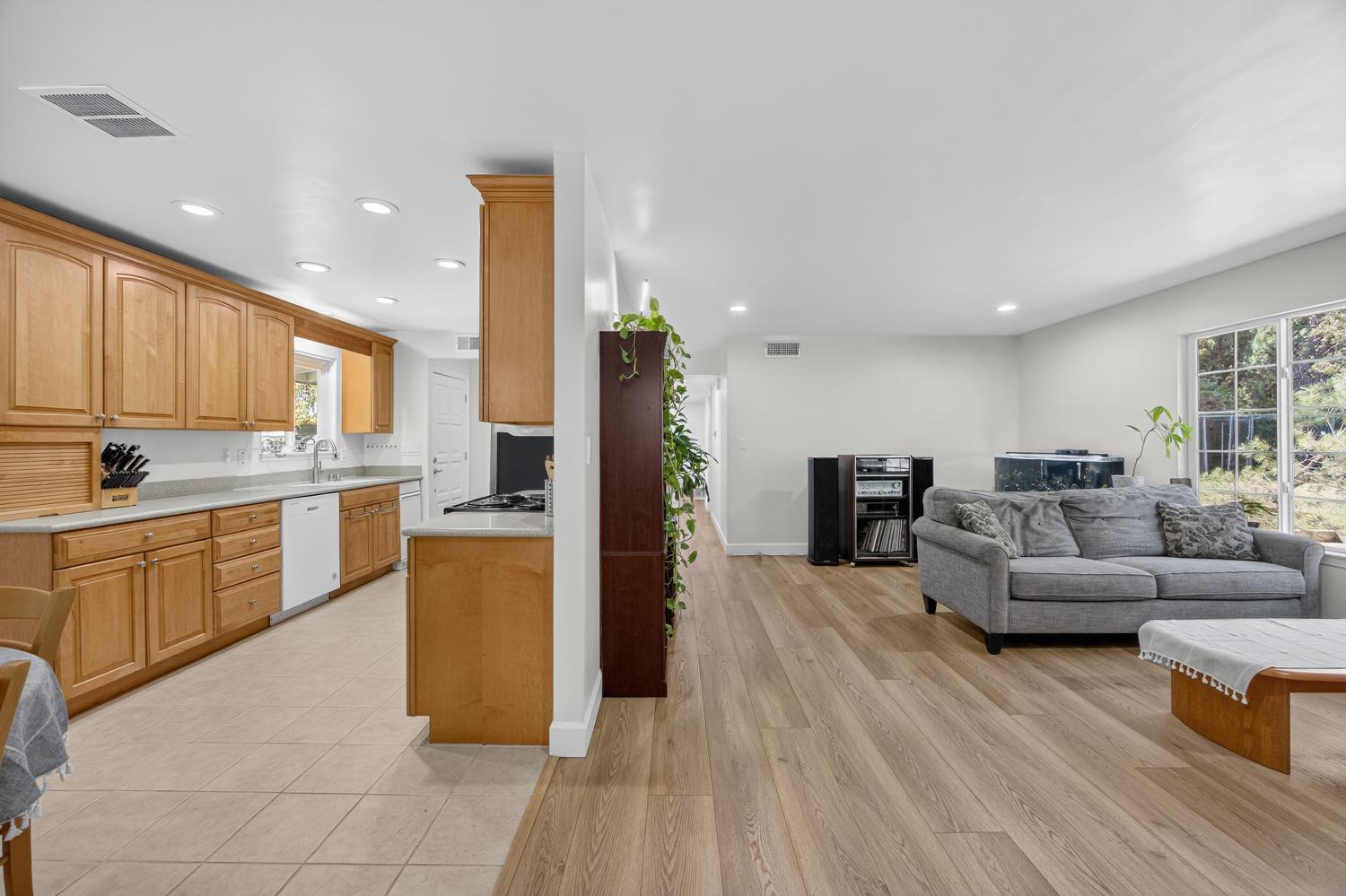 Carmichael, California, 95608, United States, 3 Bedrooms Bedrooms, ,2 BathroomsBathrooms,Residential,For Sale,1938717
