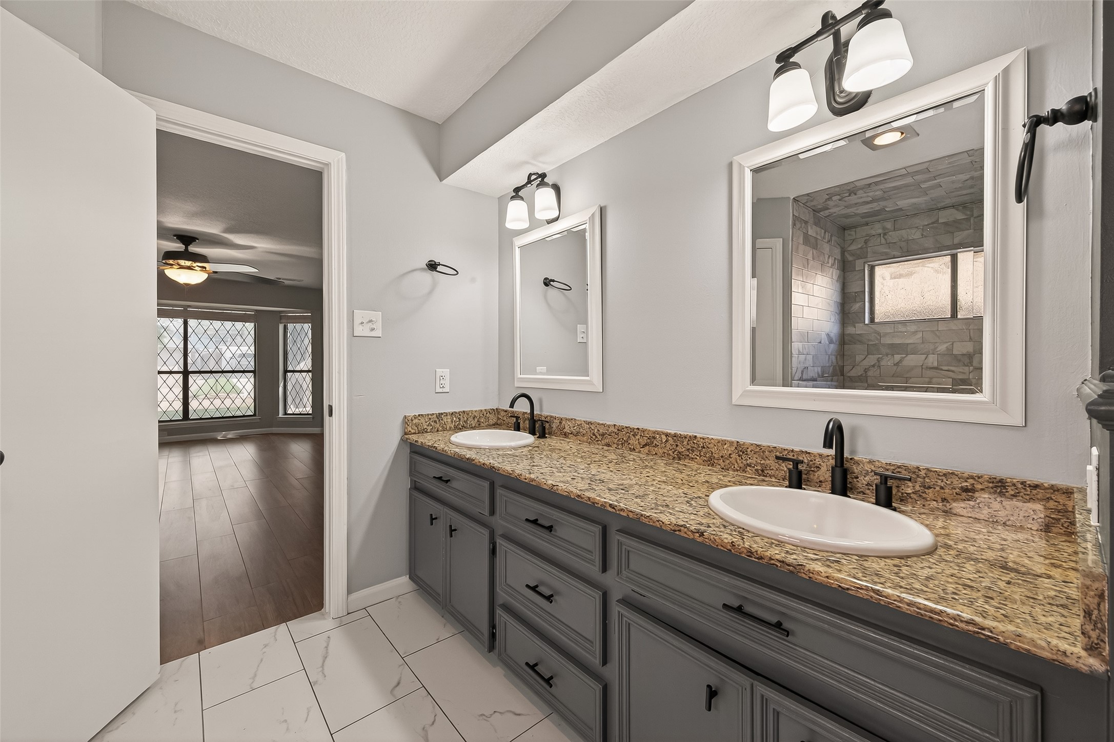  5323 Mulberry Grove Drive - 物件實景