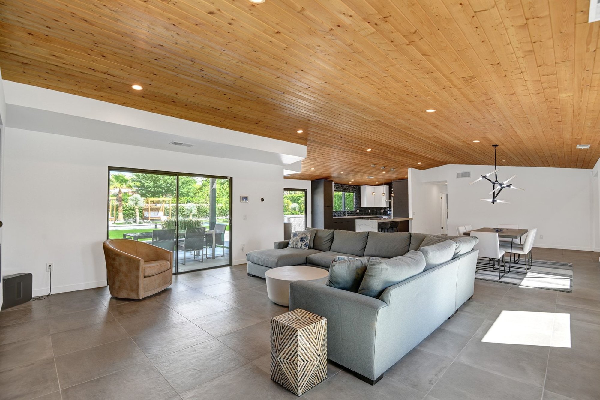  Rancho Mirage Reimagined Mid-Century Retreat an Expansive .43-Acre Lot - 物件實景