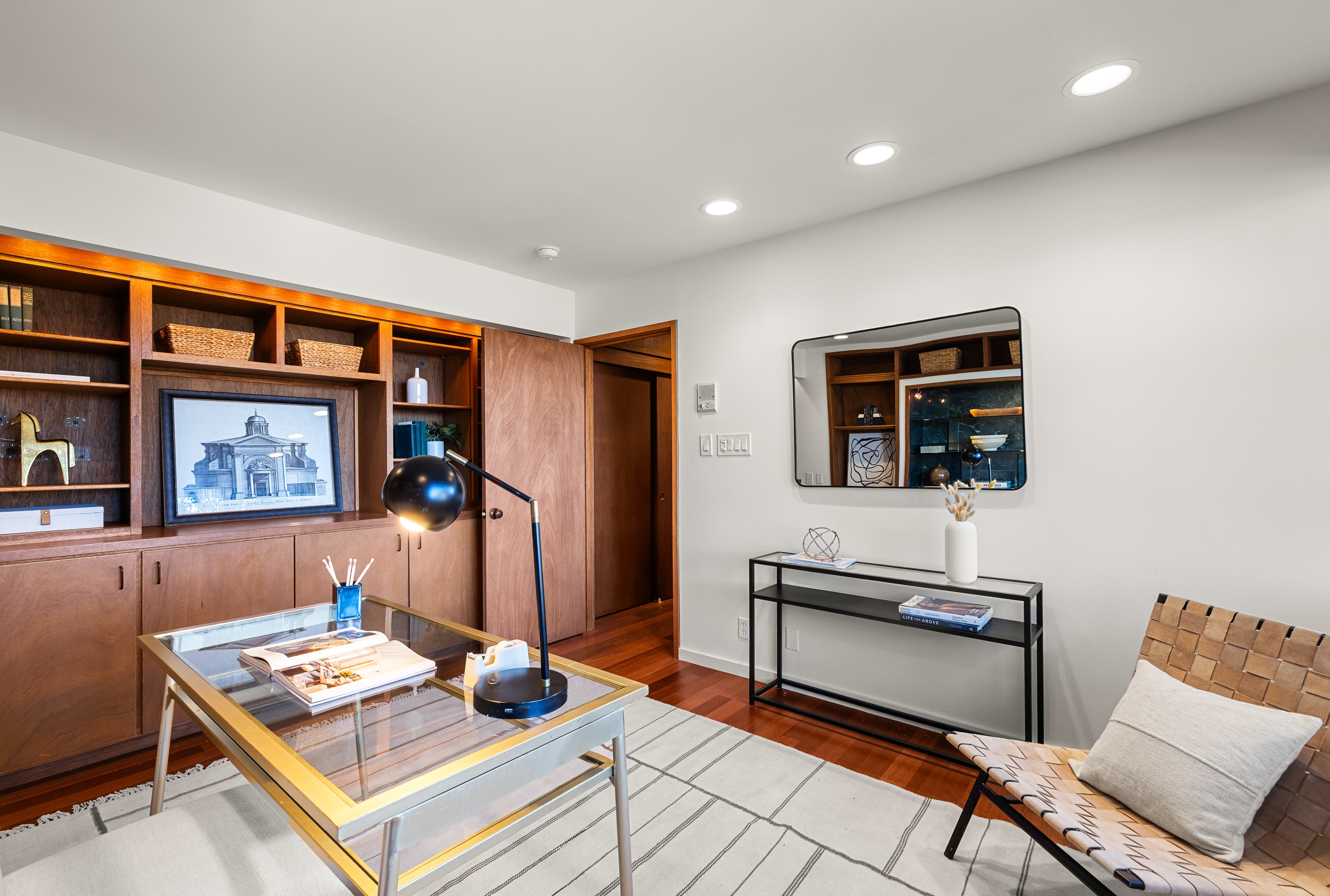  An Architectural Home Framed By Light And Views - 物件實景