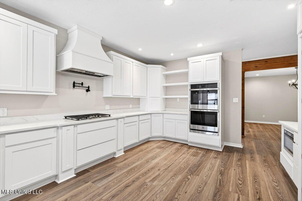 Gulfport, Mississippi, 39503, United States, 5 Bedrooms Bedrooms, ,5 BathroomsBathrooms,Residential,For Sale,2009063