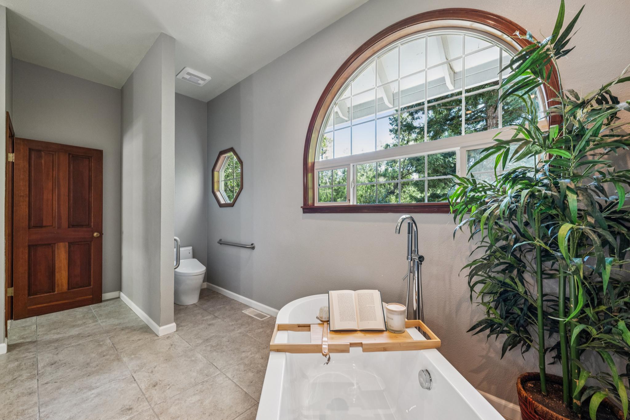  Elegant Northeast Santa Rosa Home on .5 Acres - 物件實景