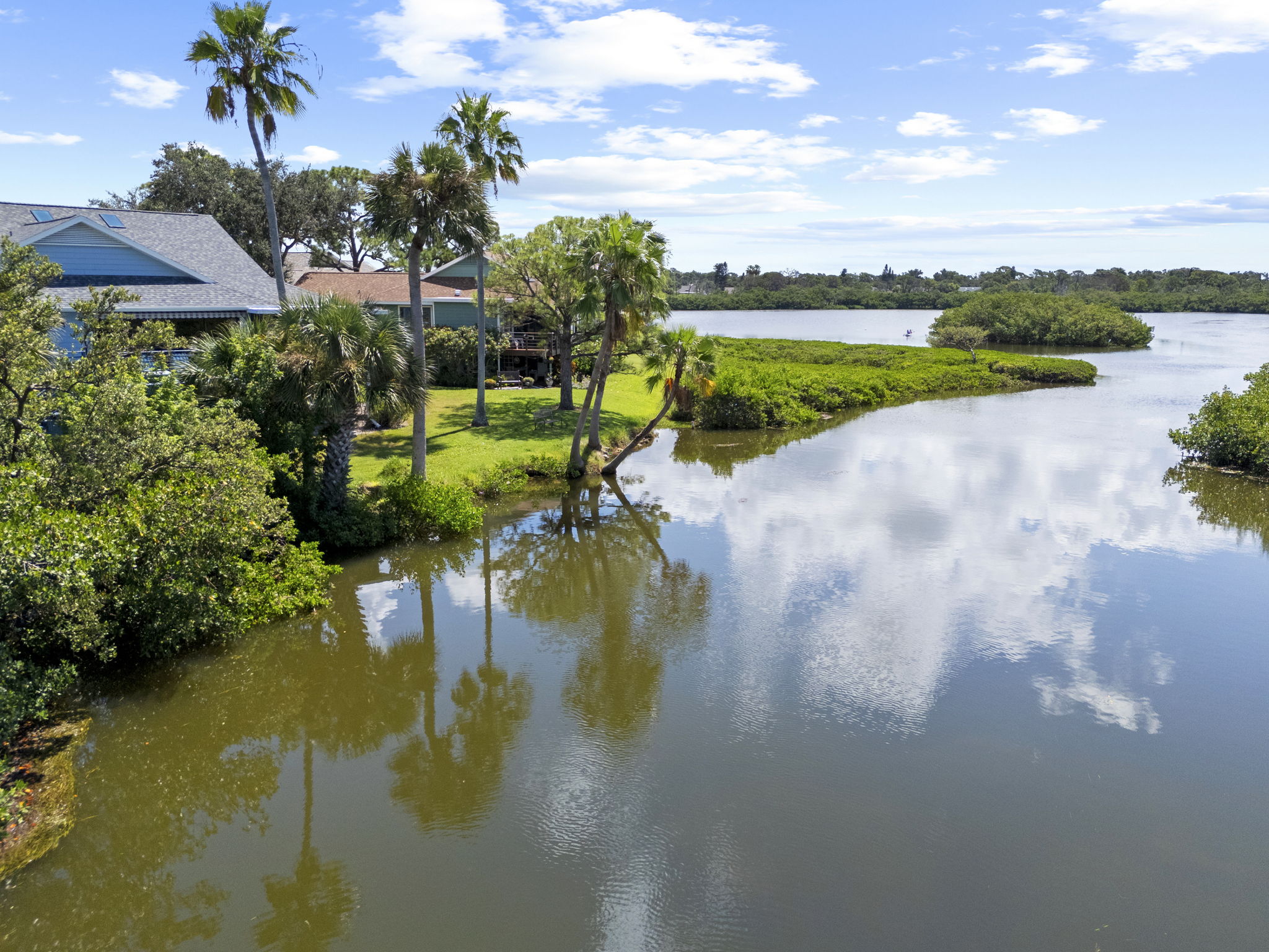 Tarpon Springs, Florida, 34689, United States, 3 Bedrooms Bedrooms, ,2 BathroomsBathrooms,Residential,For Sale,1976239