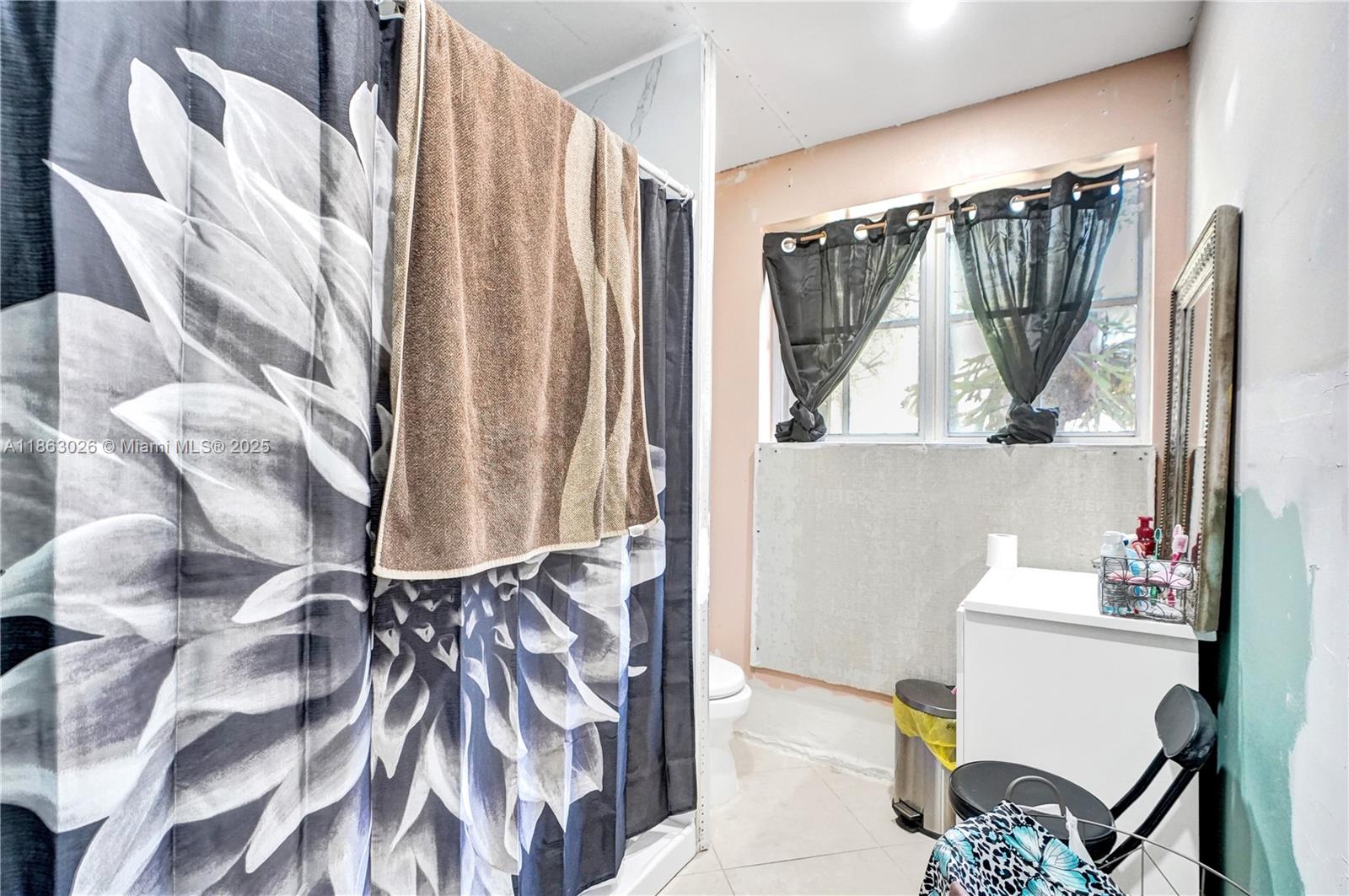 Miami, Florida, 33187, United States, 4 Bedrooms Bedrooms, ,3 BathroomsBathrooms,Residential,For Sale,1926349