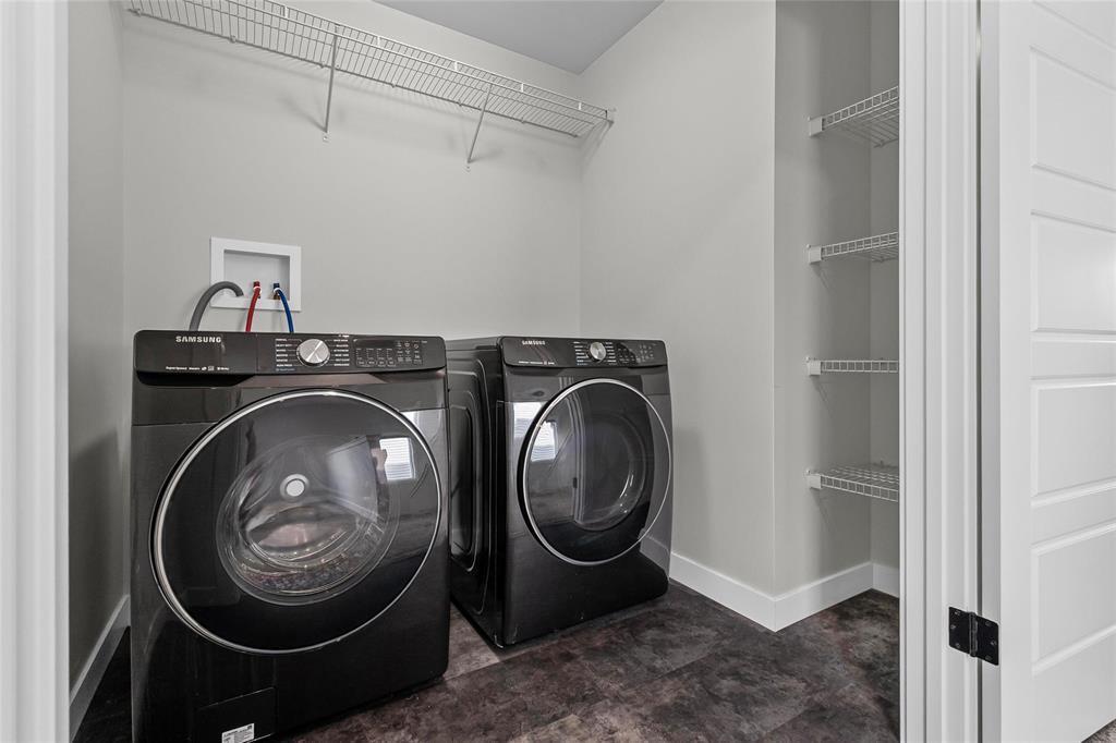 WINNIPEG, Manitoba, R2V 5C8, CA, 3 Bedrooms Bedrooms, ,2 BathroomsBathrooms,Residential,For Sale,1947801