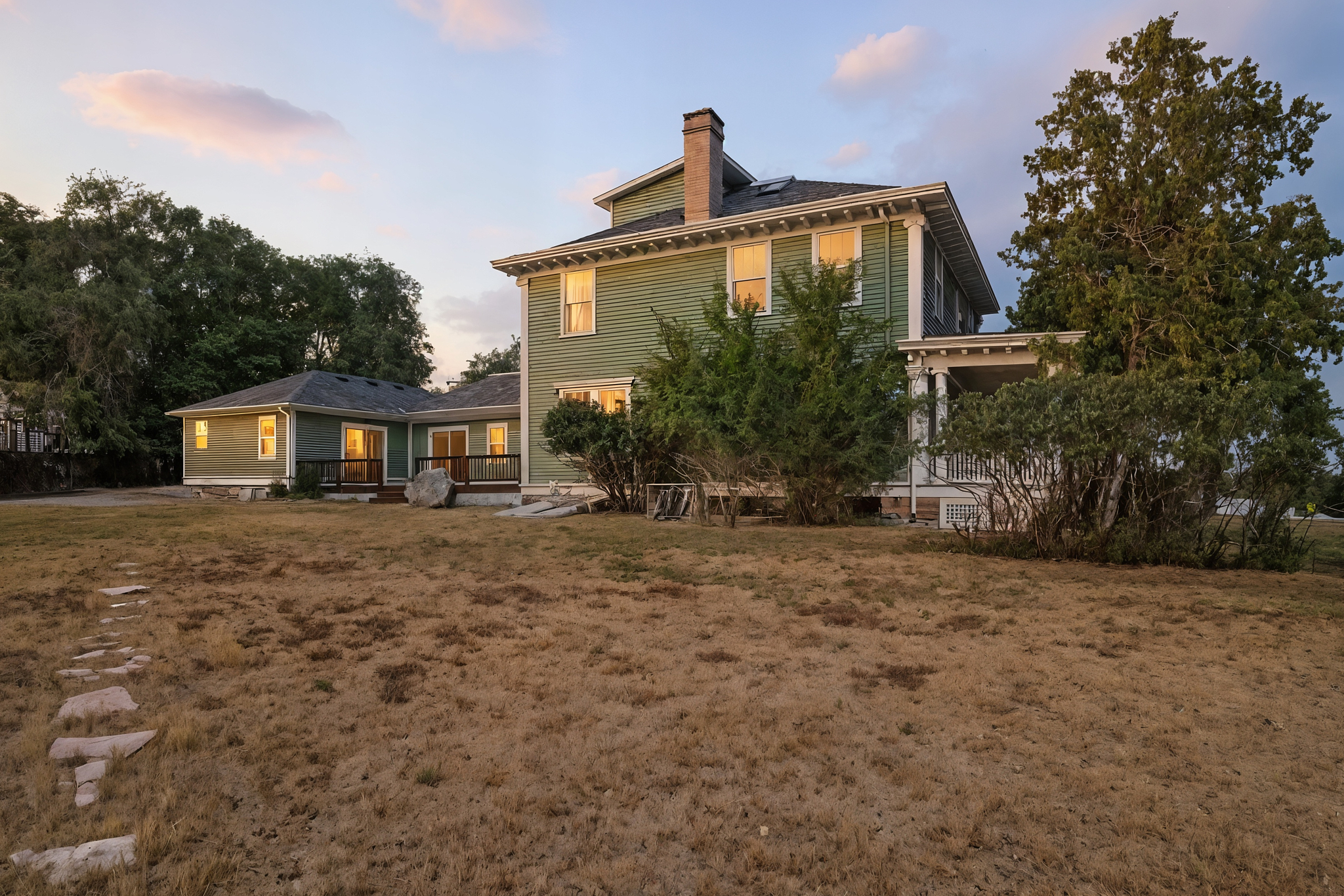 Hot Springs, South Dakota, 57747, United States, 5 Bedrooms Bedrooms, ,4 BathroomsBathrooms,Residential,For Sale,1983319