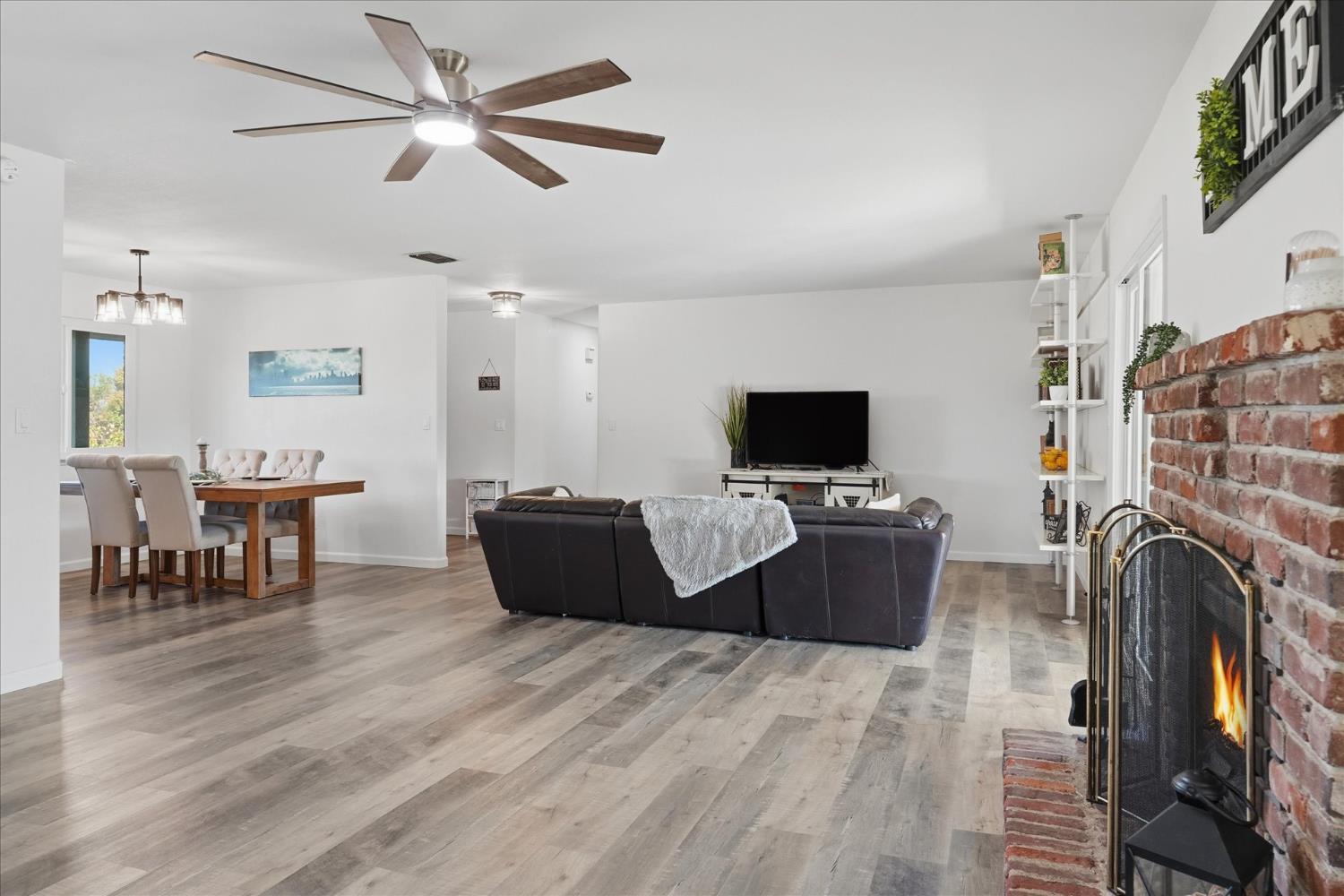 Sanger, California, 93657, United States, 3 Bedrooms Bedrooms, ,2 BathroomsBathrooms,Residential,For Sale,1982741