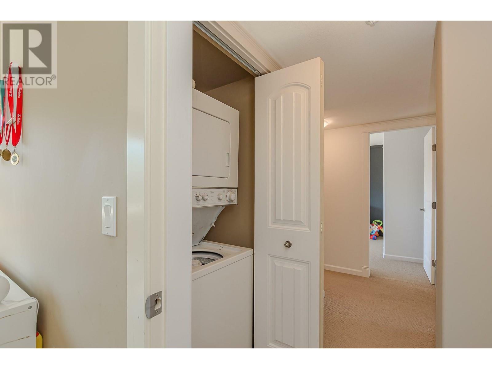 SICAMOUS, British Columbia, V0E 2V1, CA, 4 Bedrooms Bedrooms, ,2 BathroomsBathrooms,Residential,For Sale,1839055