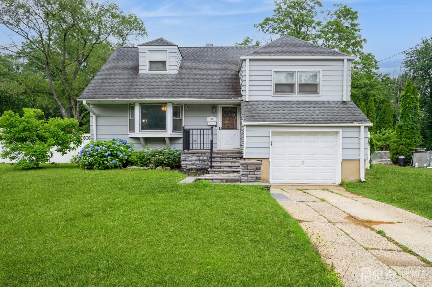Spotswood, New Jersey, 08884, United States, 3 Bedrooms Bedrooms, ,2 BathroomsBathrooms,Residential,For Sale,1856580