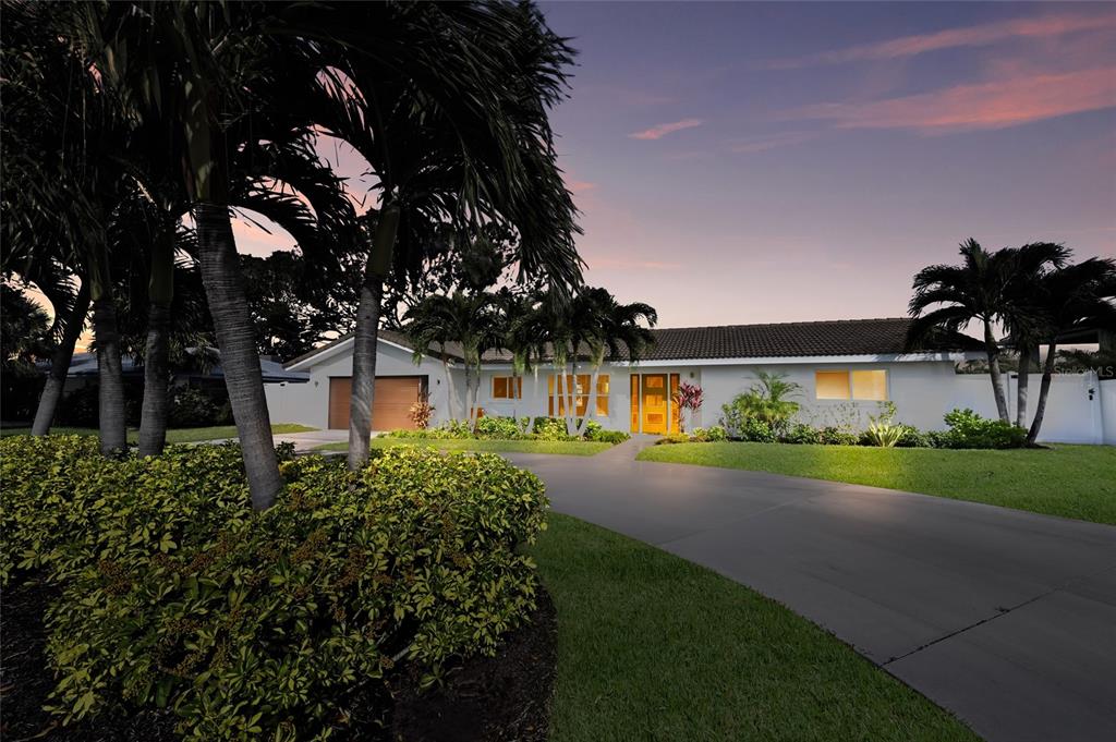 Holmes Beach, Florida, 34217, United States, 2 Bedrooms Bedrooms, ,2 BathroomsBathrooms,Residential,For Sale,2003450