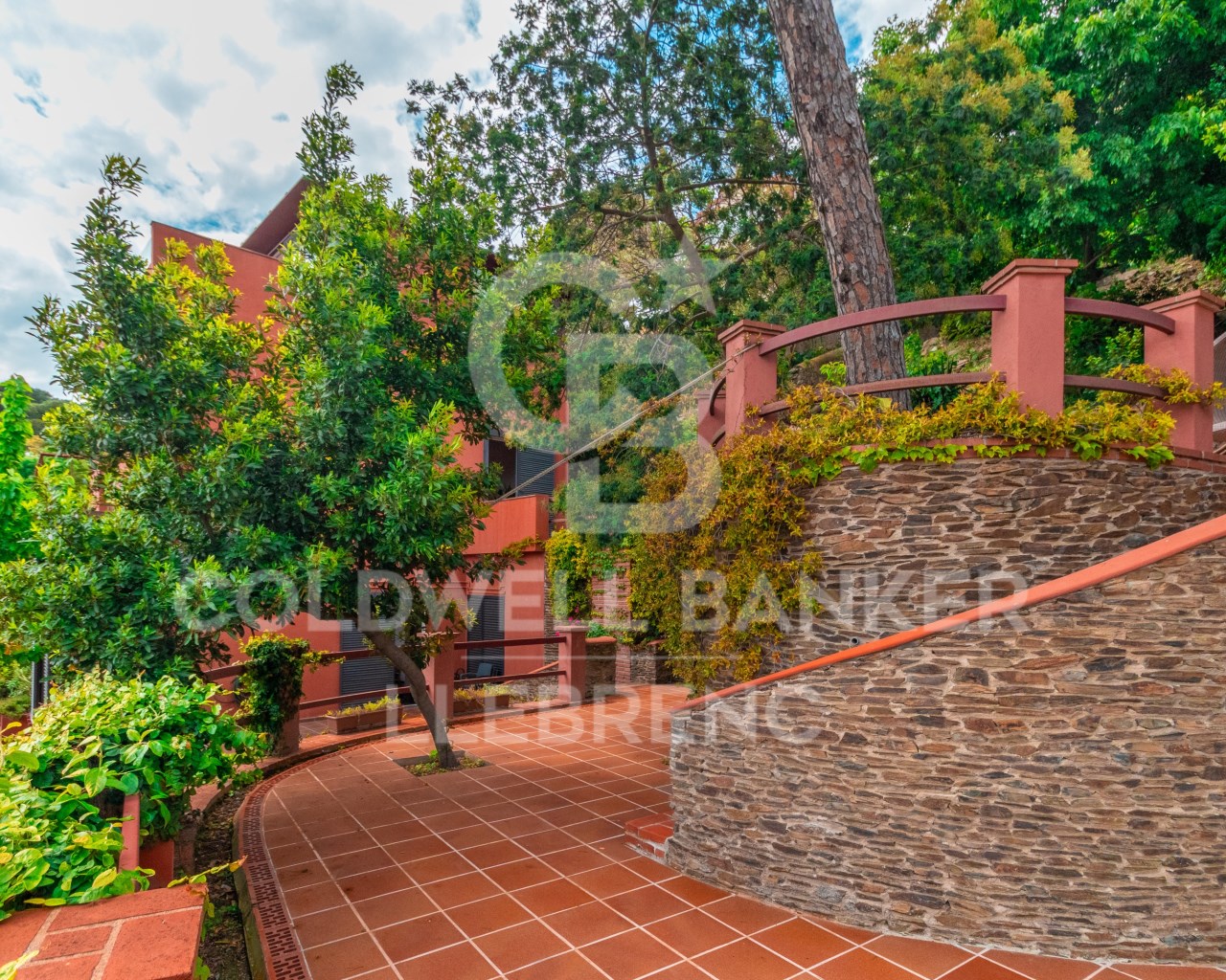 Barcelona, Catalonia, ES, 4 Bedrooms Bedrooms, ,3 BathroomsBathrooms,Residential,For Sale,1827300