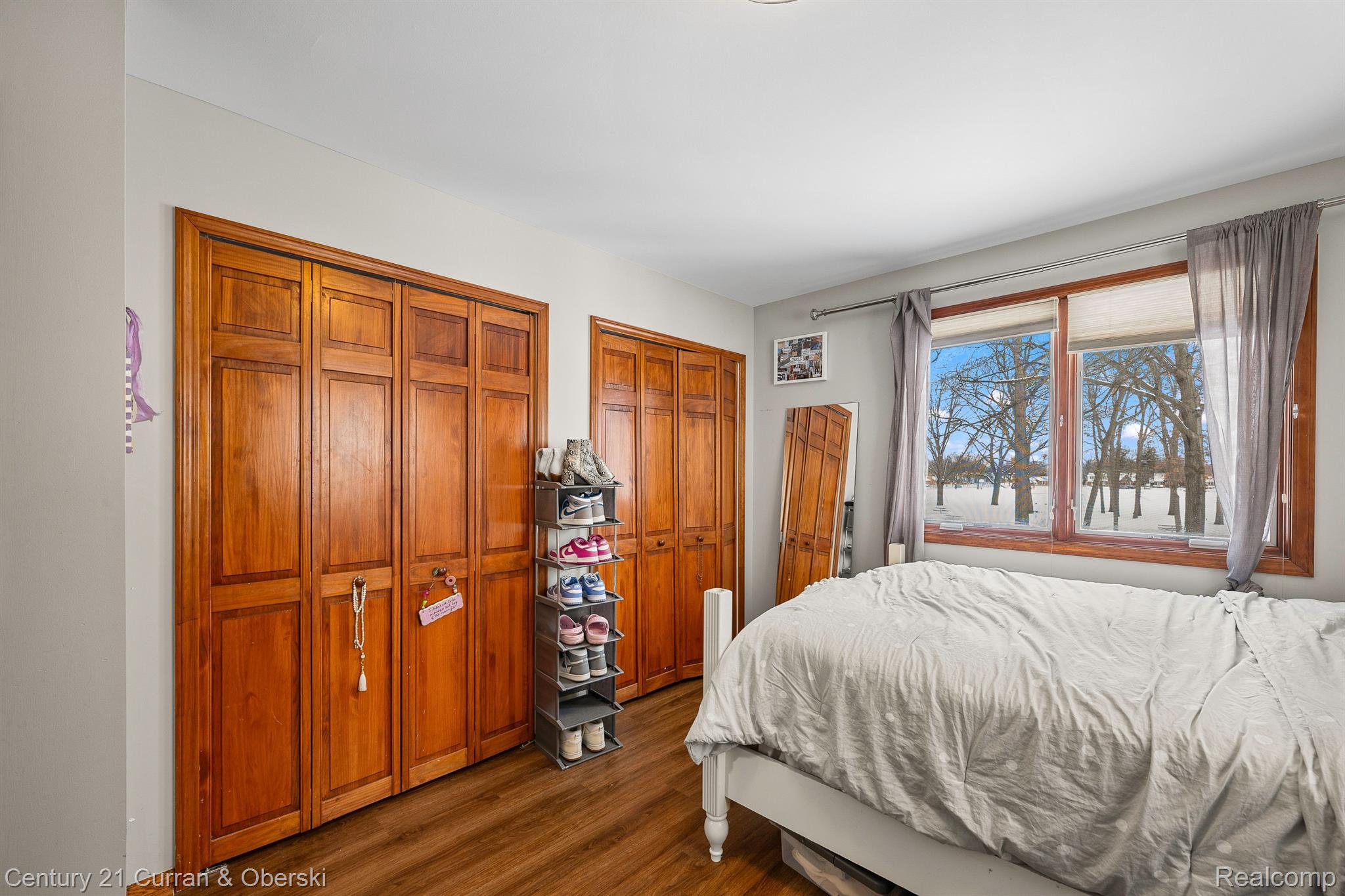 Dearborn, Michigan, 48128, United States, 4 Bedrooms Bedrooms, ,3 BathroomsBathrooms,Residential,For Sale,1908051
