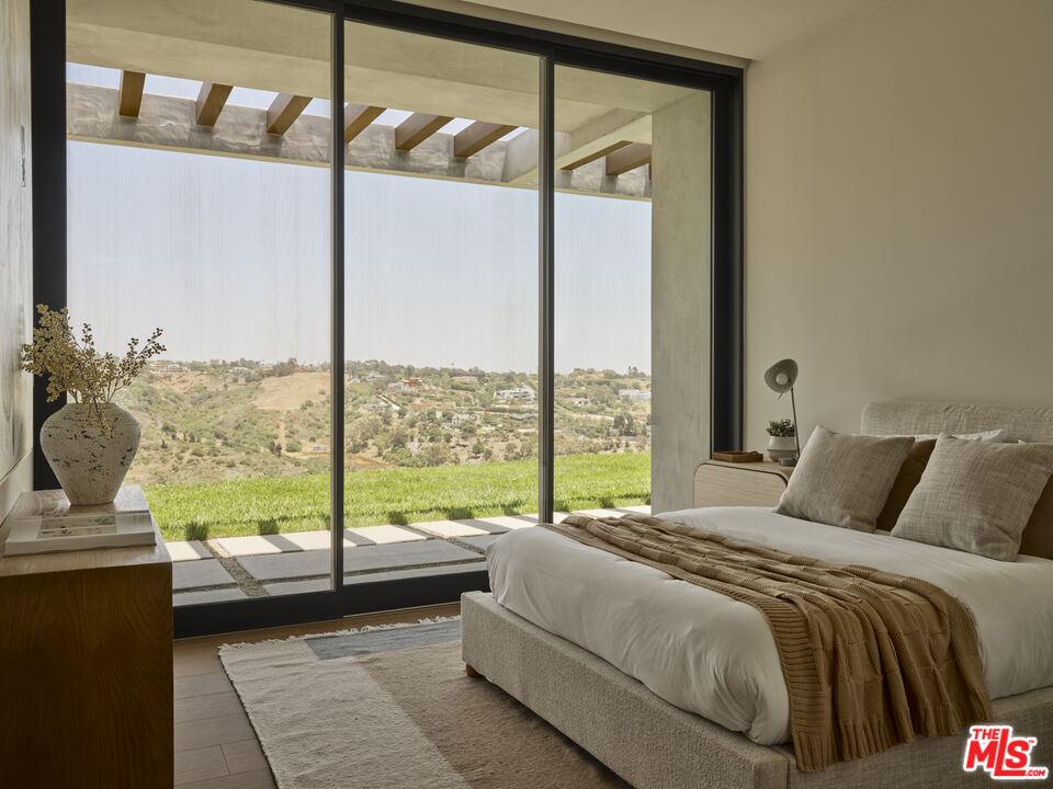 Malibu, California, 90265, United States, 4 Bedrooms Bedrooms, ,4 BathroomsBathrooms,Residential,For Sale,1918015