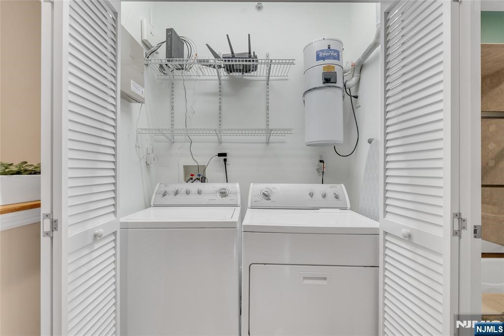 Morristown Town, New Jersey, 07960, United States, 2 Bedrooms Bedrooms, ,3 BathroomsBathrooms,Residential,For Sale,1993280