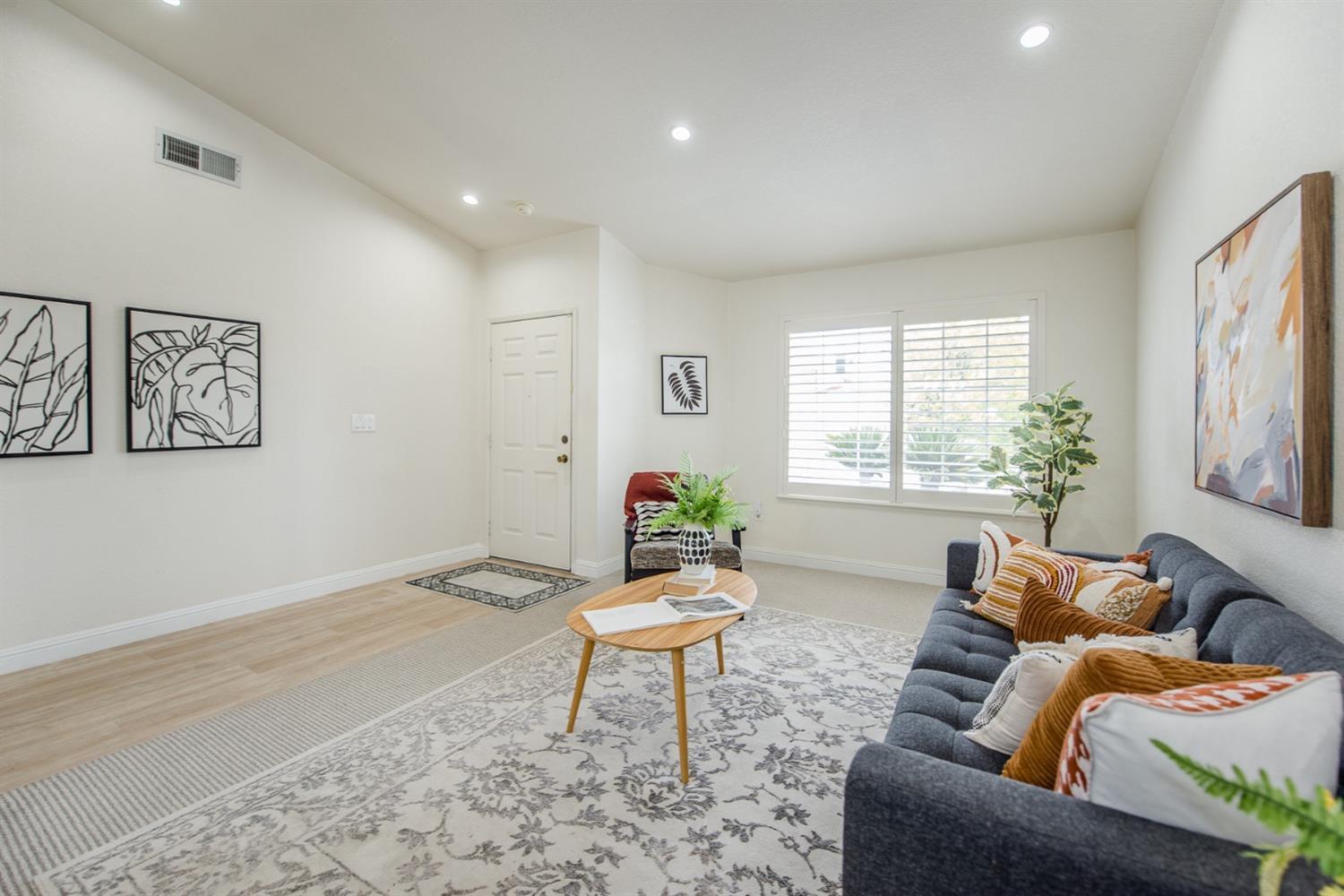 Woodland, California, 95695, United States, 3 Bedrooms Bedrooms, ,2 BathroomsBathrooms,Residential,For Sale,1847457