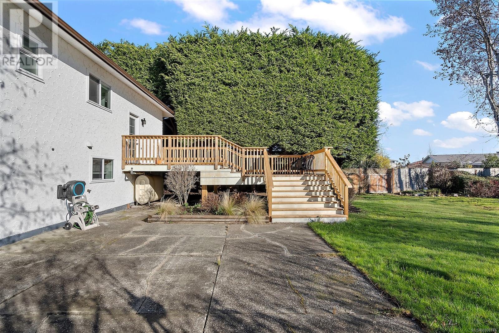 SIDNEY, British Columbia, V8L 2T6, CA, 3 Bedrooms Bedrooms, ,2 BathroomsBathrooms,Residential,For Sale,1906024