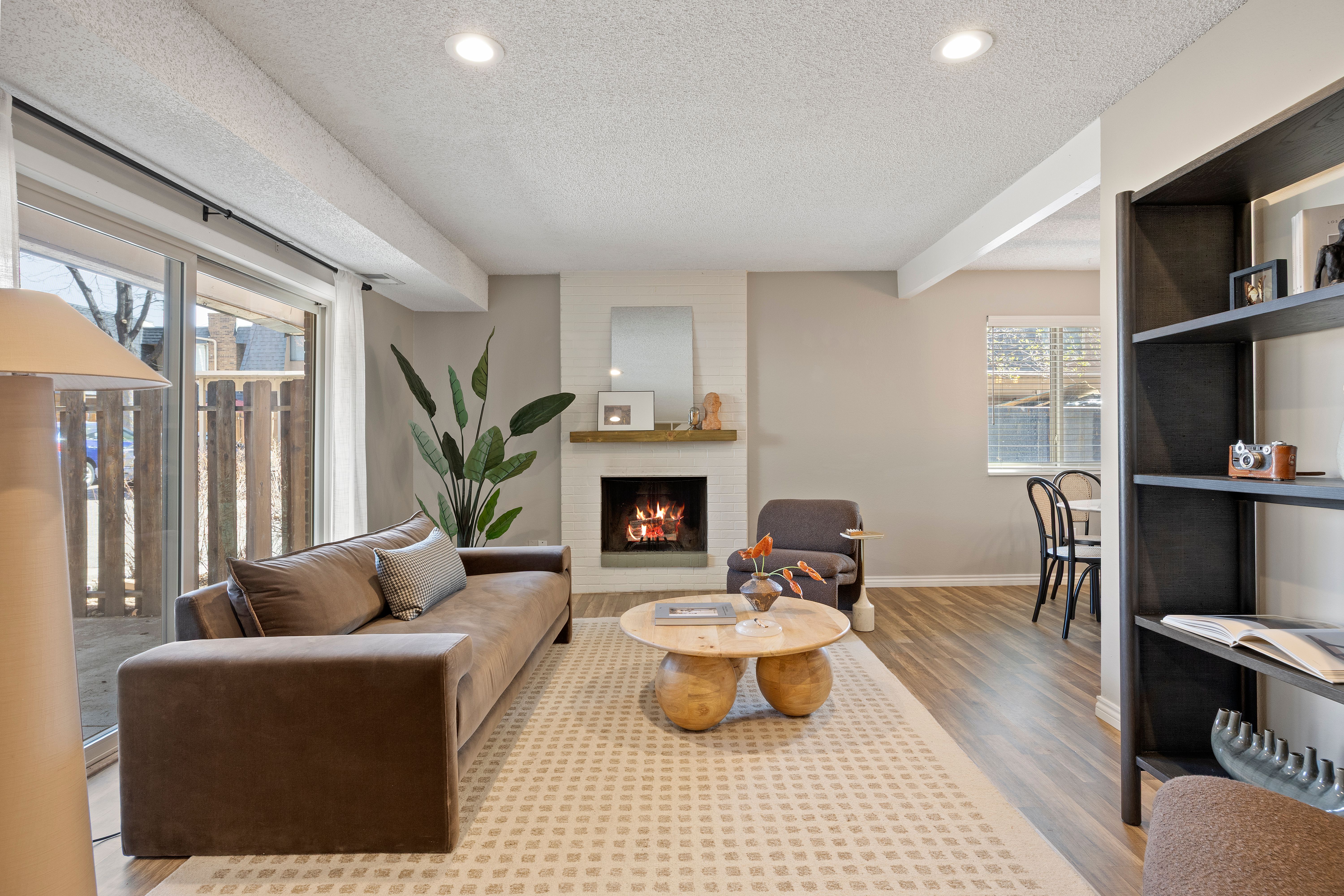  Light comes in From Extra Windows, Clean and Direct - 物件實景