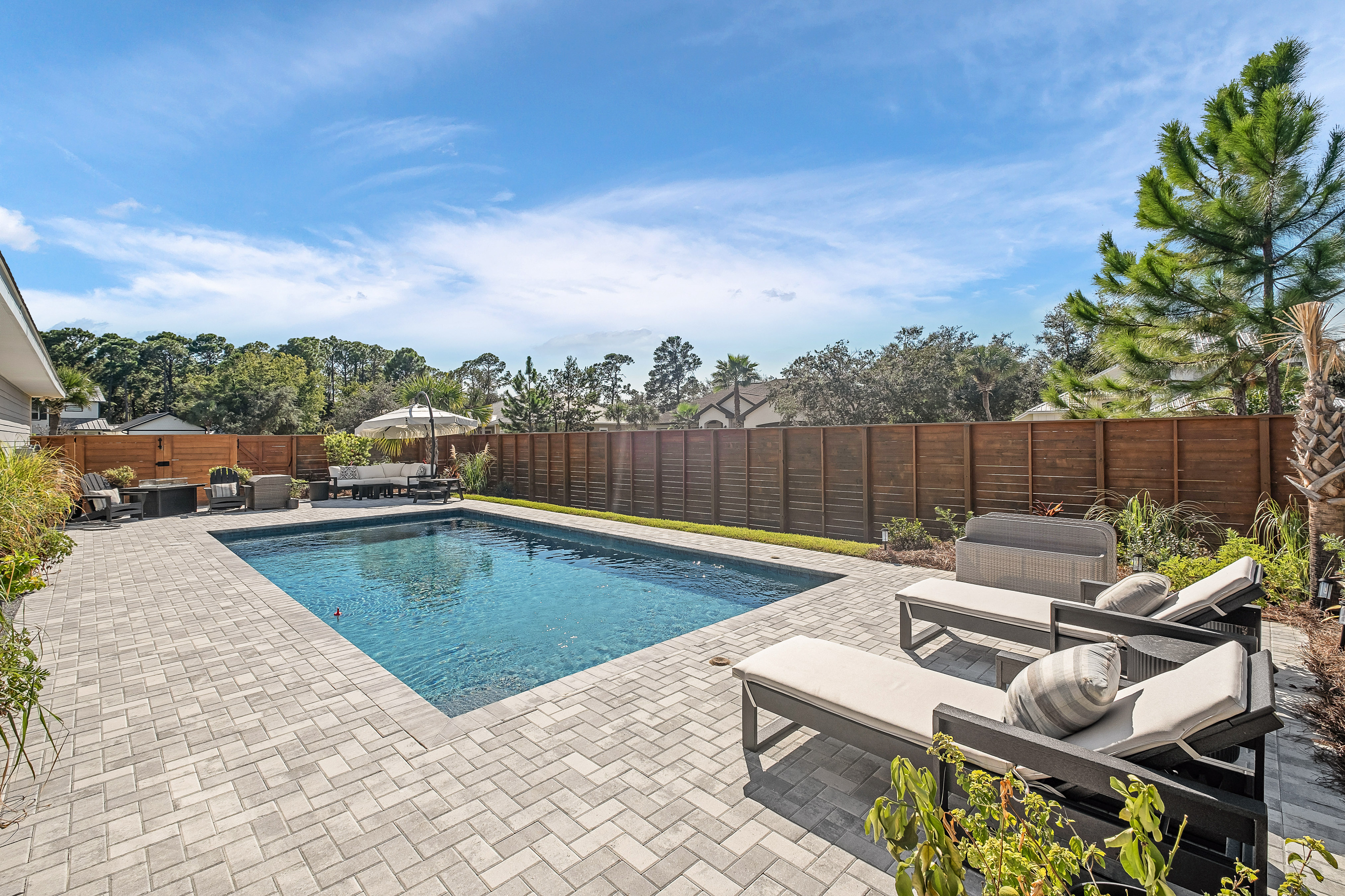 One-Level Luxury with Private Outdoor Oasis In Gated Bayfront Community - 物件實景