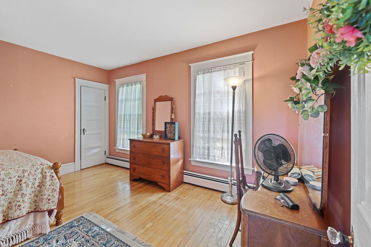 Standish, Maine, 04091, United States, ,3 BathroomsBathrooms,Residential,For Sale,1925622