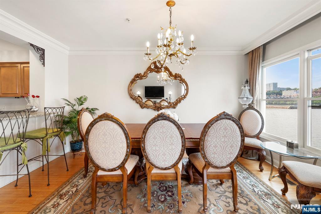 Edgewater, New Jersey, 07020, United States, 2 Bedrooms Bedrooms, ,2 BathroomsBathrooms,Residential,For Sale,1934539