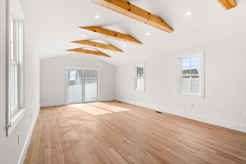 Boston, Massachusetts, 02132, United States, 3 Bedrooms Bedrooms, ,2 BathroomsBathrooms,Residential,For Sale,1898470