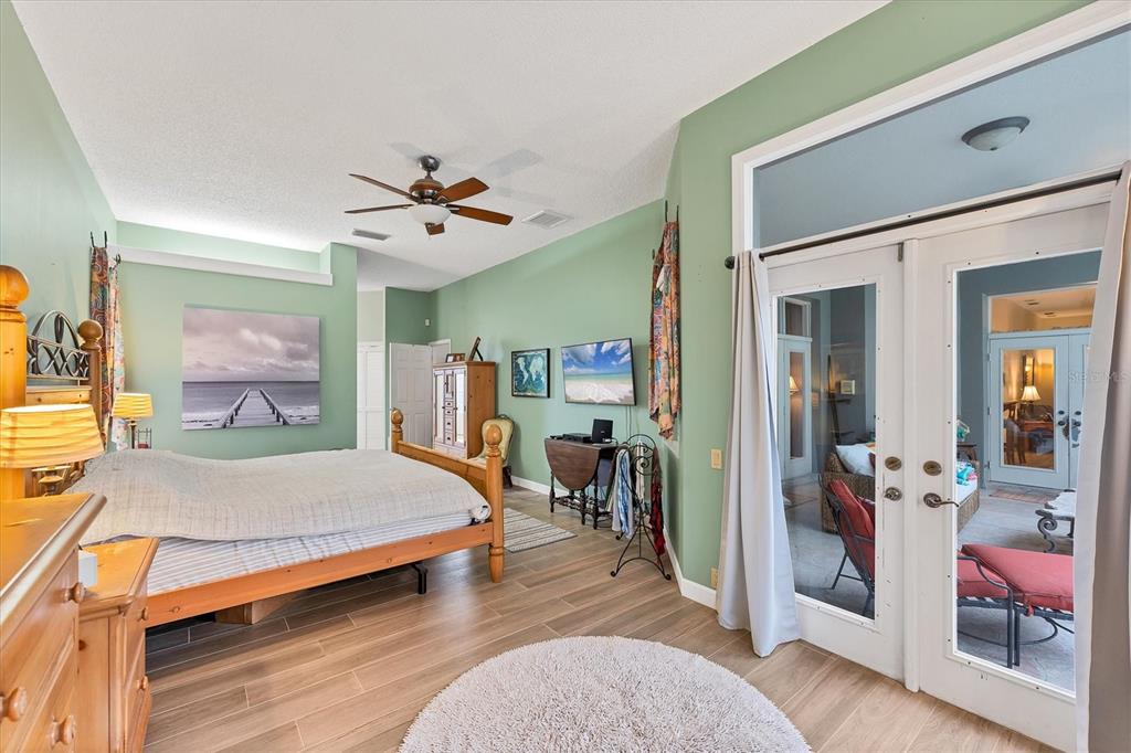 Sarasota, Florida, 34233, United States, 4 Bedrooms Bedrooms, ,4 BathroomsBathrooms,Residential,For Sale,1891764