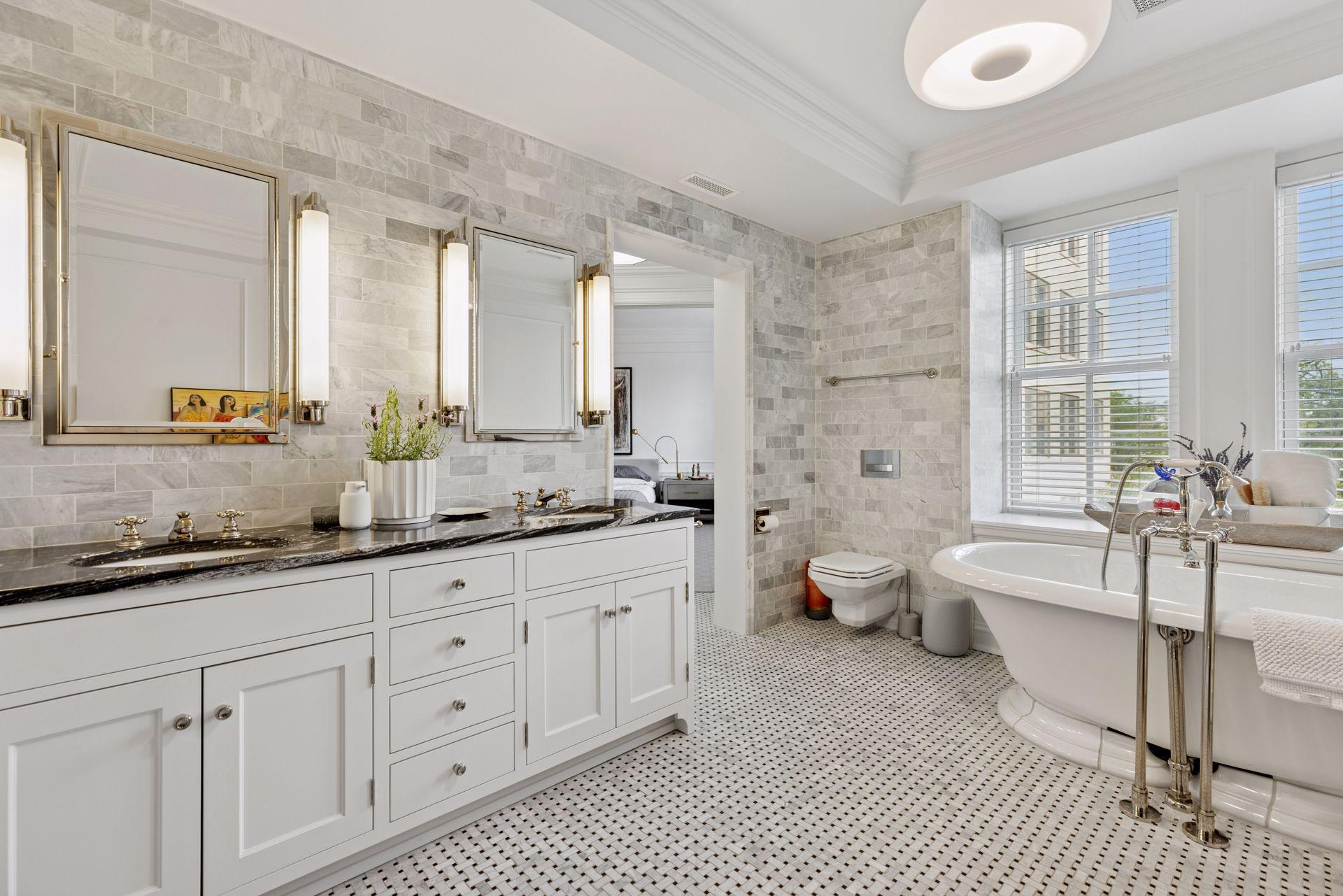 Minneapolis, Minnesota, 55403, United States, 2 Bedrooms Bedrooms, ,2 BathroomsBathrooms,Residential,For Sale,1926216
