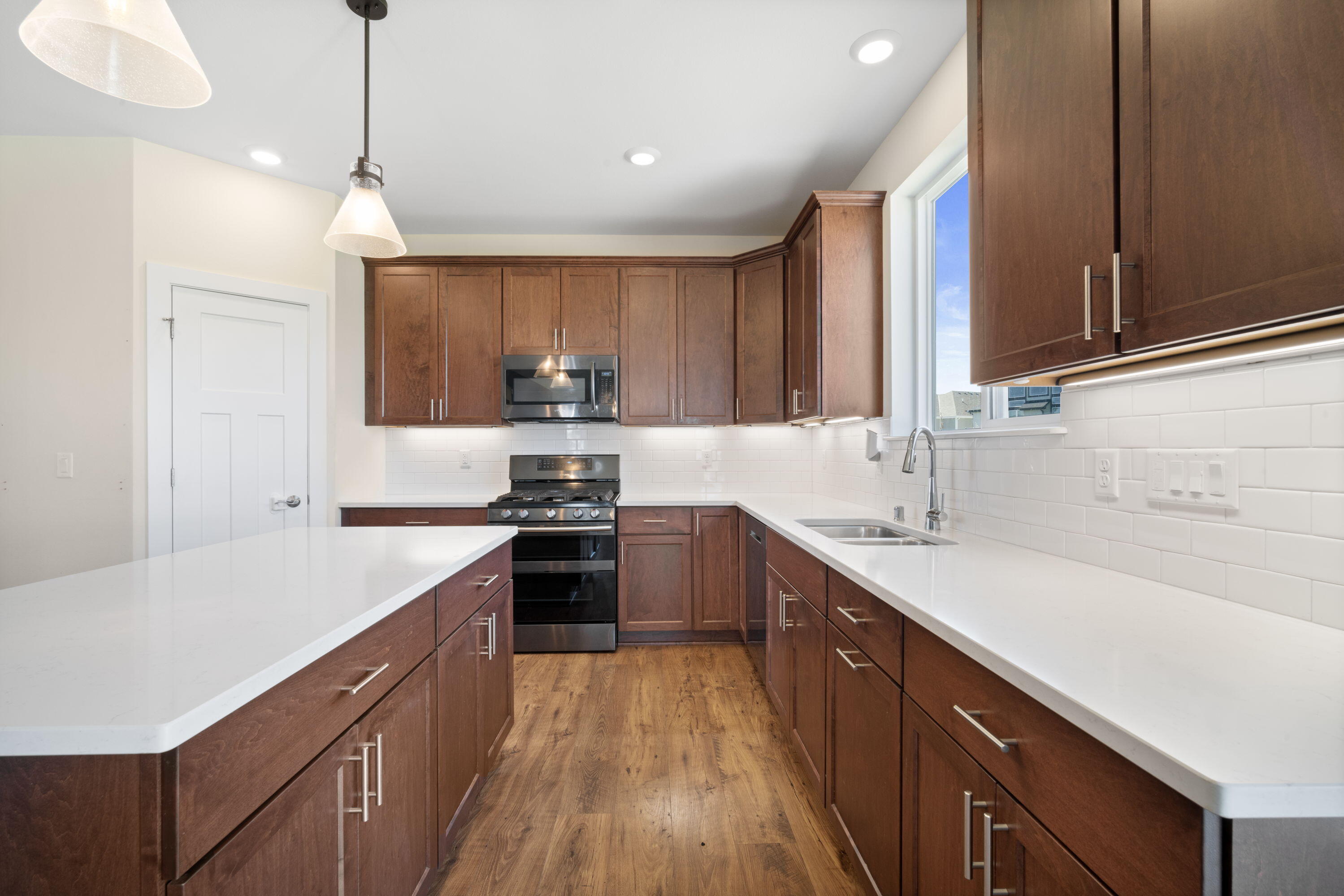 Grafton, Wisconsin, 53024, United States, 4 Bedrooms Bedrooms, ,4 BathroomsBathrooms,Residential,For Sale,1989269