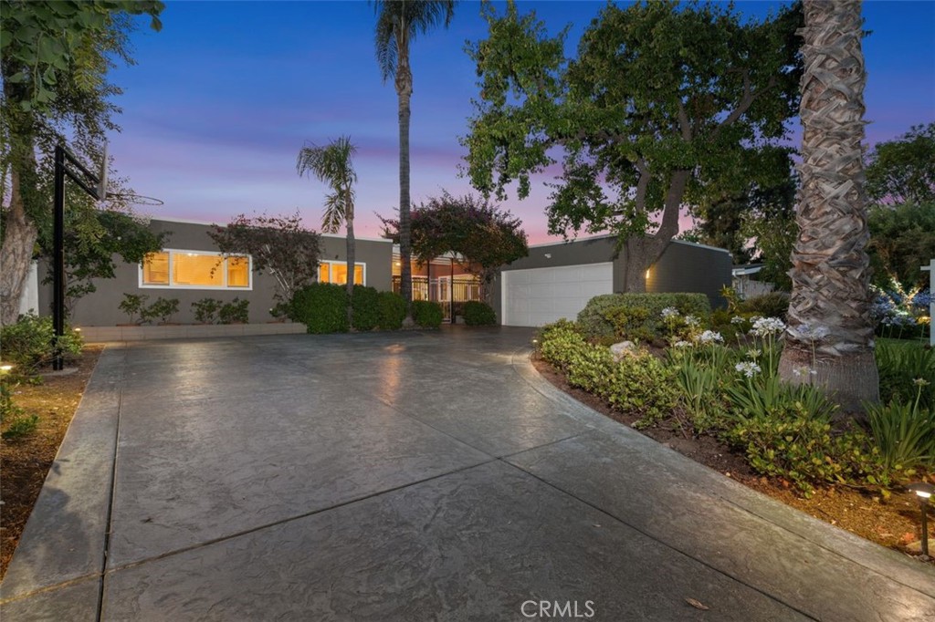 Woodland Hills, California, 91367, United States, 5 Bedrooms Bedrooms, ,3 BathroomsBathrooms,Residential,For Sale,1907450