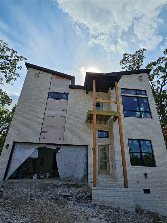 Fayetteville, Arkansas, 72703, United States, 4 Bedrooms Bedrooms, ,5 BathroomsBathrooms,Residential,For Sale,1902813