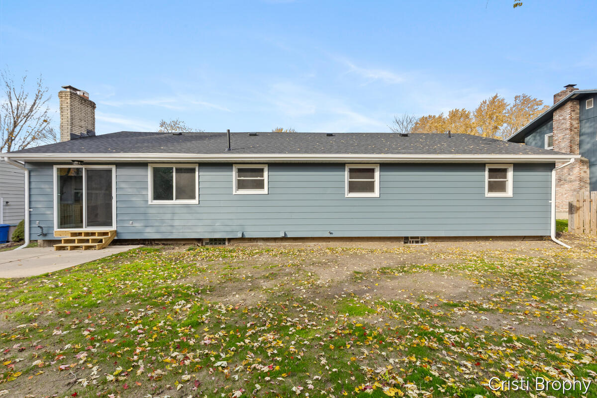 Grand Rapids, Michigan, 49506, United States, 4 Bedrooms Bedrooms, ,3 BathroomsBathrooms,Residential,For Sale,1989098