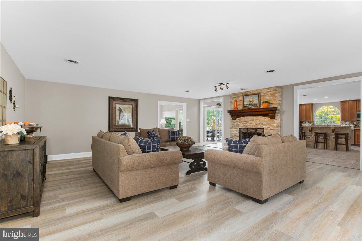 PASADENA, Maryland, 21122, United States, 4 Bedrooms Bedrooms, ,4 BathroomsBathrooms,Residential,For Sale,1979207