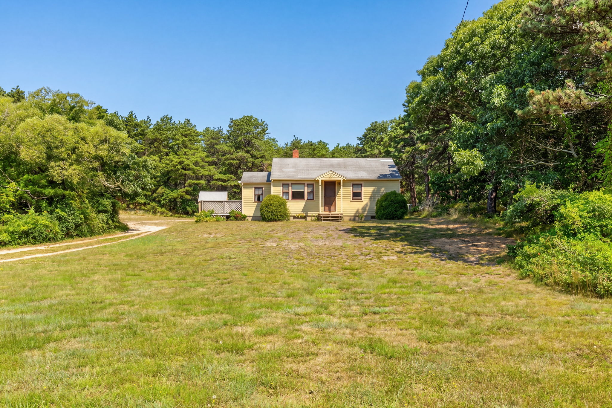  Privacy, Potential & 1.44 Acres in Truro - 物件實景