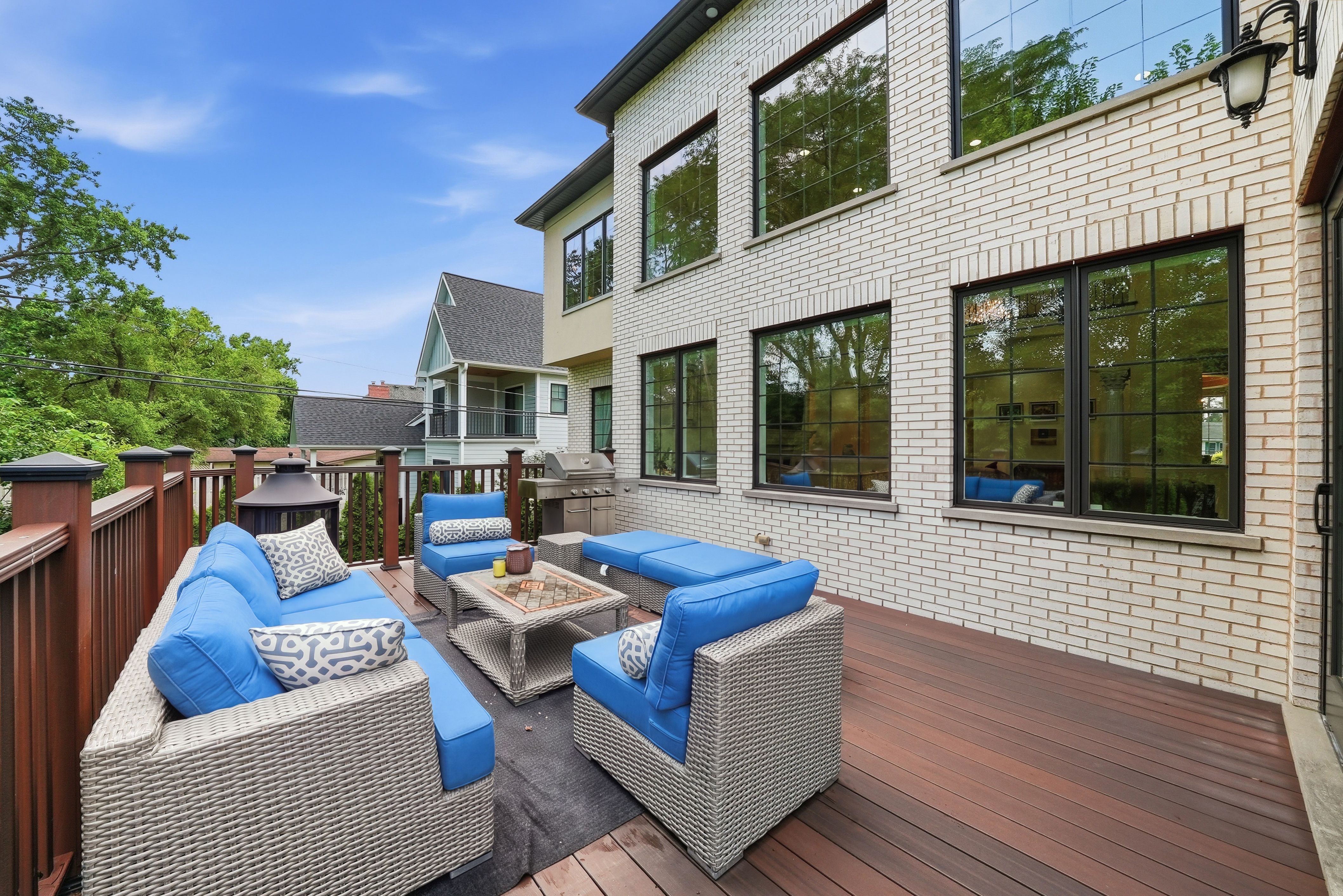  Perfectly Positioned in the Prestigious Golfview Hills Community of Hinsdale - 物件實景