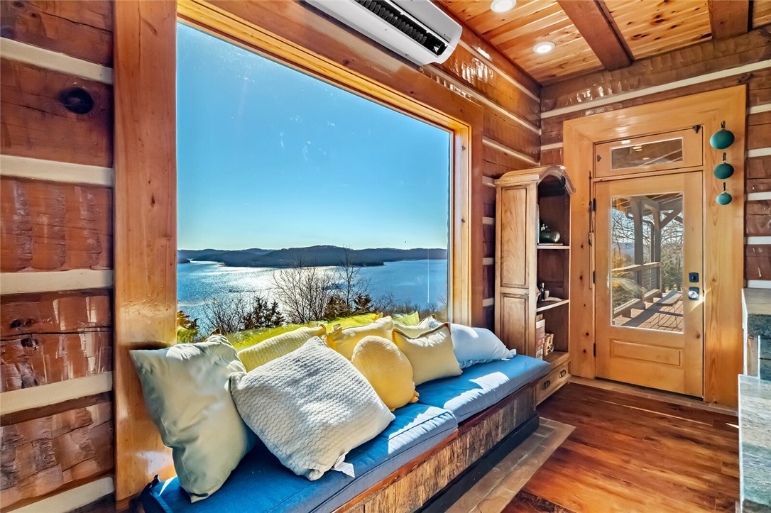 Eureka Springs, Arkansas, 72631, United States, ,Residential,For Sale,1837685