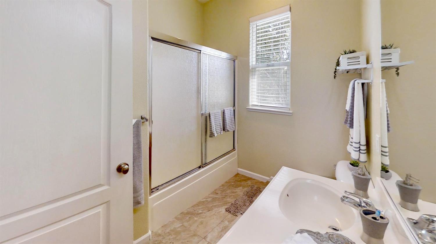 Sacramento, California, 95835, United States, 4 Bedrooms Bedrooms, ,3 BathroomsBathrooms,Residential,For Sale,1887993