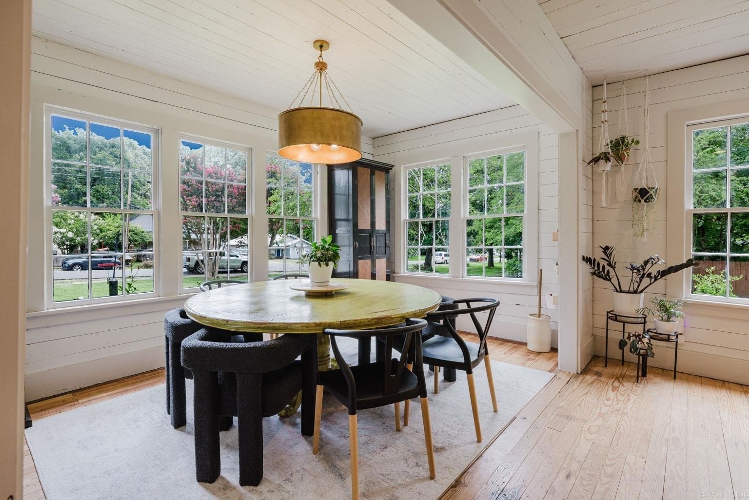 Benton, Arkansas, 72015, United States, 5 Bedrooms Bedrooms, ,3 BathroomsBathrooms,Residential,For Sale,1978778