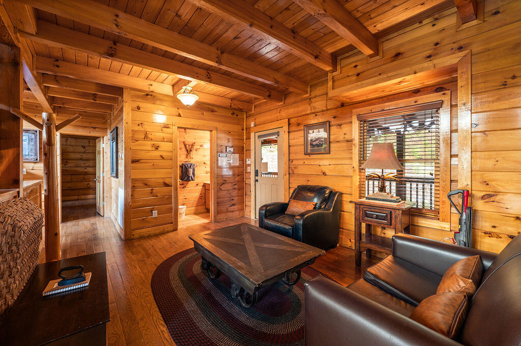 Gatlinburg, Tennessee, 37738, United States, 5 Bedrooms Bedrooms, ,6 BathroomsBathrooms,Residential,For Sale,1981295