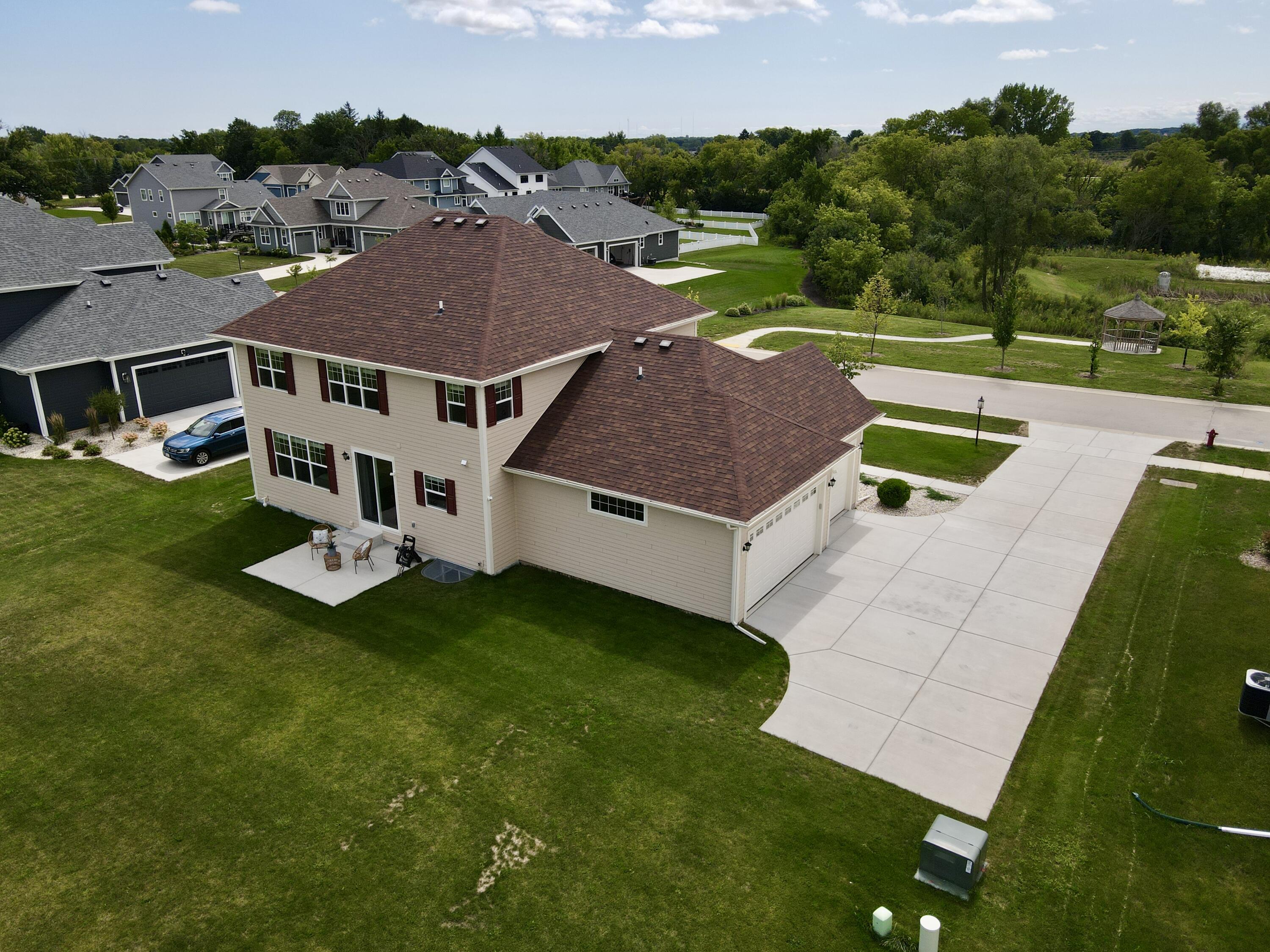 Mequon, Wisconsin, 53097, United States, 5 Bedrooms Bedrooms, ,4 BathroomsBathrooms,Residential,For Sale,1932349
