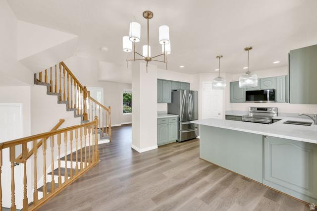 Layton, Utah, 84041, United States, 5 Bedrooms Bedrooms, ,4 BathroomsBathrooms,Residential,For Sale,2048910