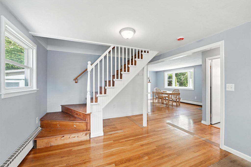 Tewksbury, Massachusetts, 01876, United States, 3 Bedrooms Bedrooms, ,2 BathroomsBathrooms,Residential,For Sale,1938994