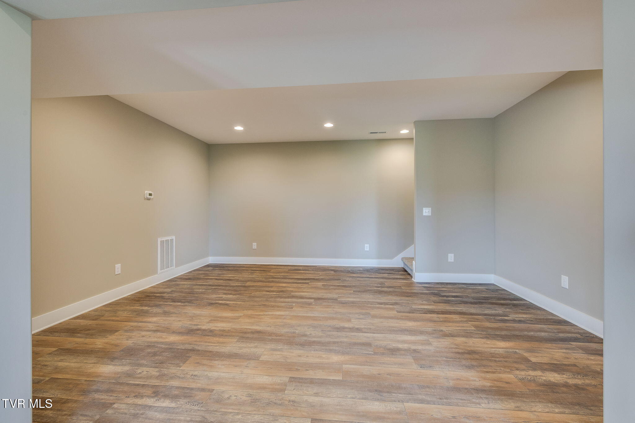 Jonesborough, Tennessee, 37659, United States, 4 Bedrooms Bedrooms, ,3 BathroomsBathrooms,Residential,For Sale,1974561