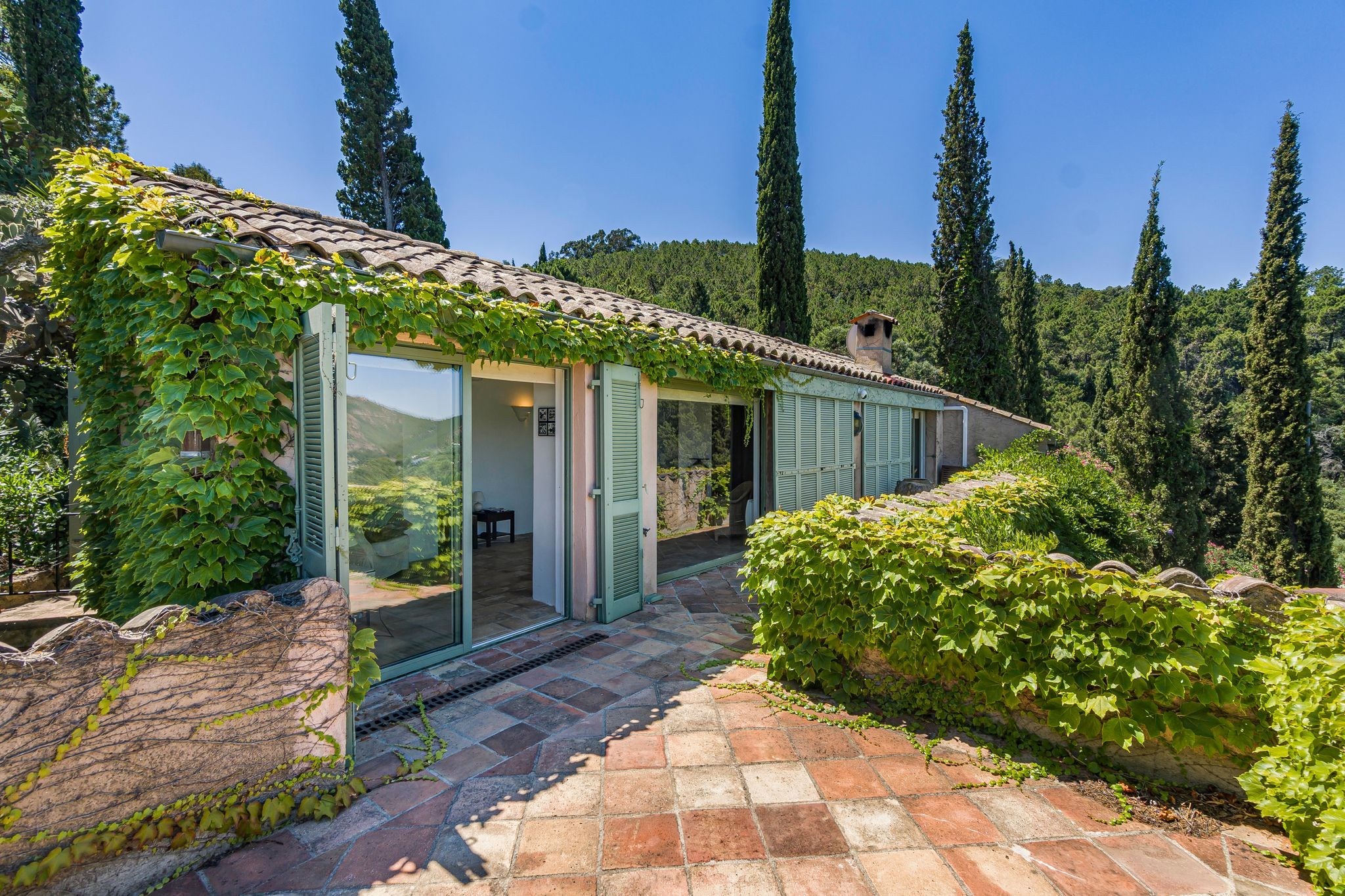  Théoule-sur-Mer, Provençal villa for sale, 180 sqm, panoramic sea views, swimmi… - 物件實景