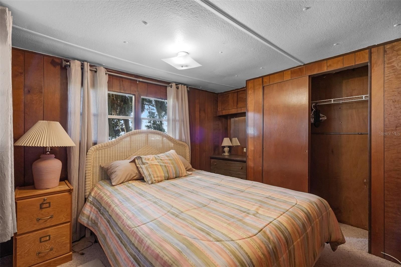 LAKE WALES, Florida, 33898, United States, 6 Bedrooms Bedrooms, ,5 BathroomsBathrooms,Residential,For Sale,1974565