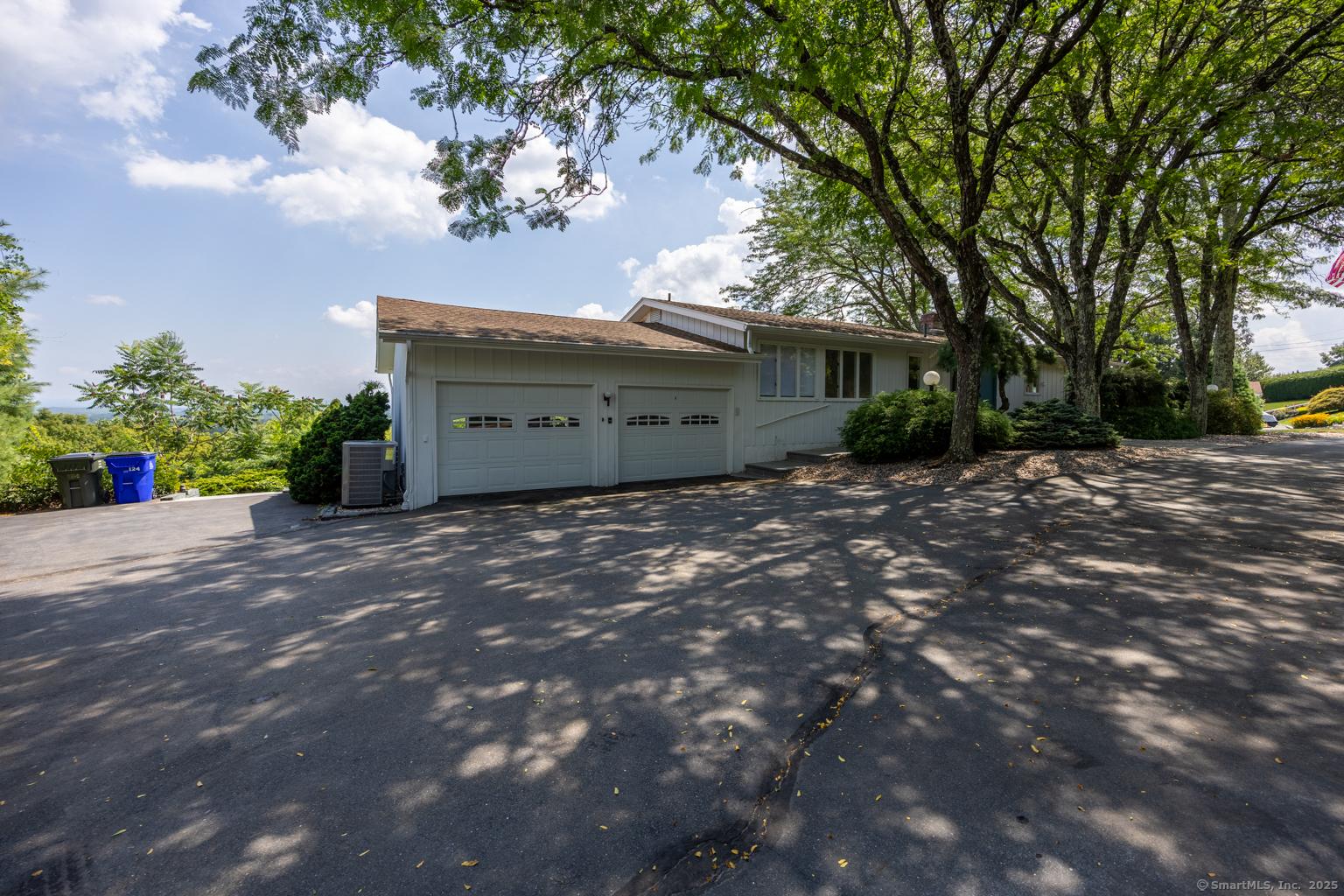 West Hartford, Connecticut, 06117, United States, 4 Bedrooms Bedrooms, ,3 BathroomsBathrooms,Residential,For Sale,1914164