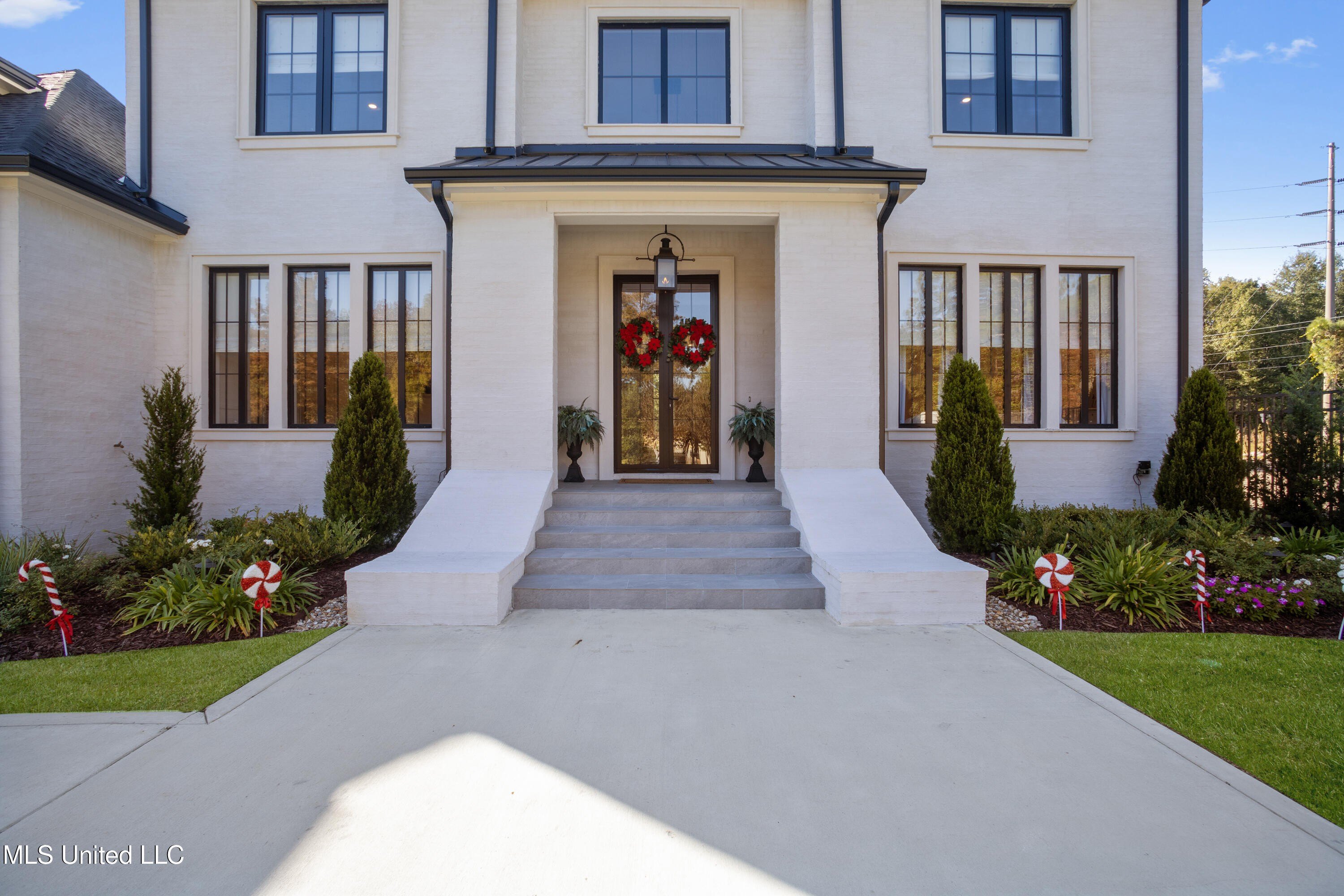 Biloxi, Mississippi, 39532, United States, 4 Bedrooms Bedrooms, ,4 BathroomsBathrooms,Residential,For Sale,1990750