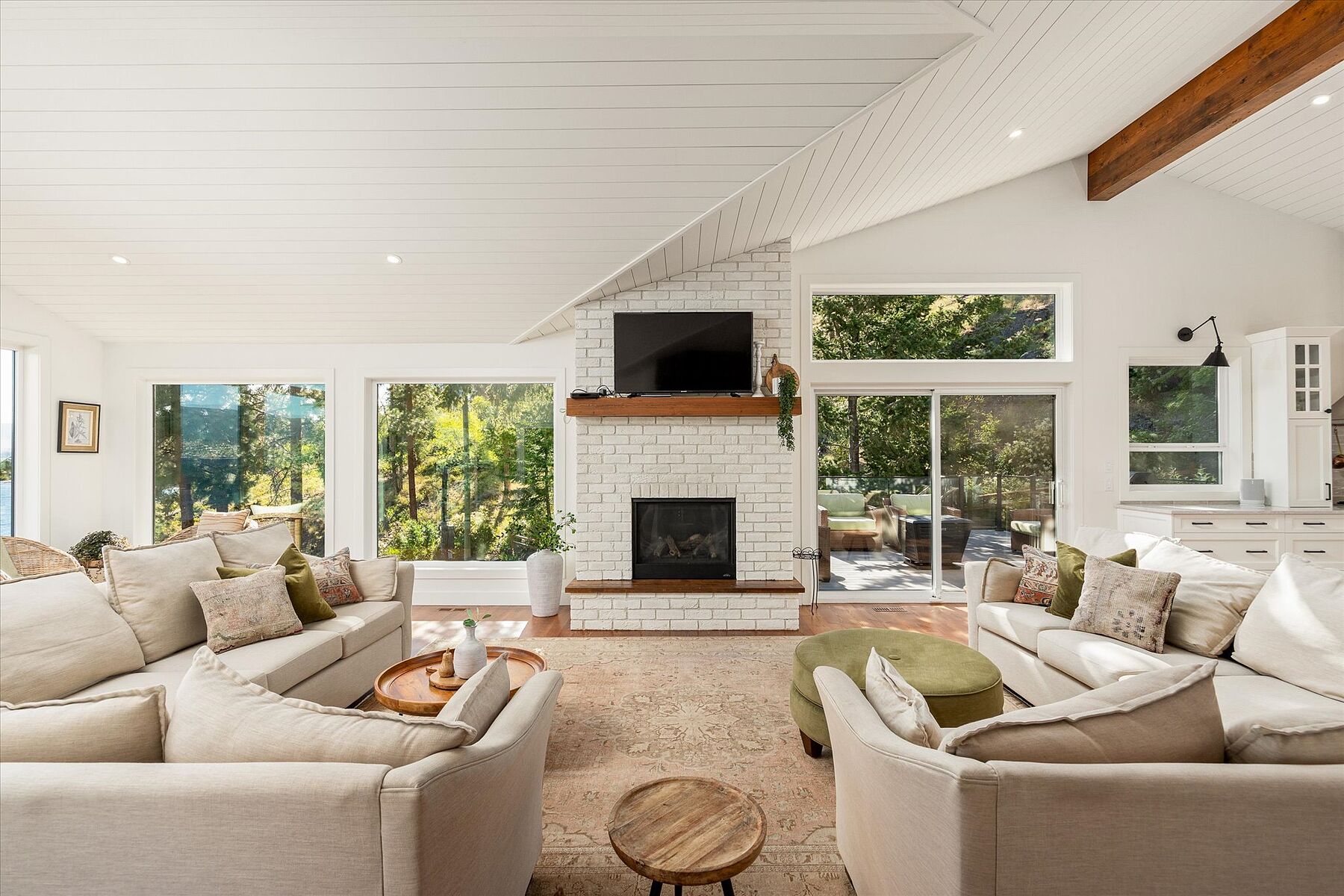  Stunning Home with Privacy - 物件實景